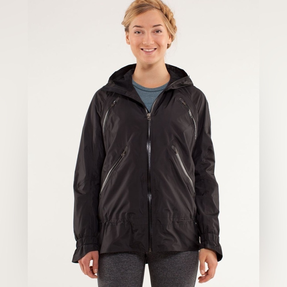 EUC Lululemon Make it Rain Jacket size 10